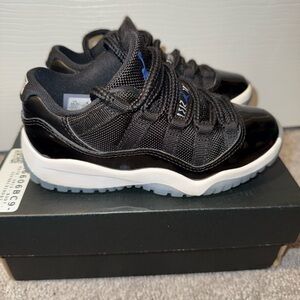 Kids Jordan 11 Retro Lows
